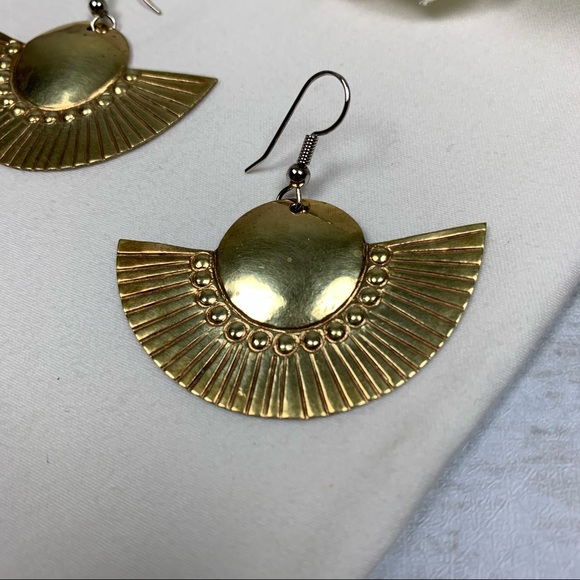 Vintage Boho Gold Lightweight Gold Fan Earrings - Picture 6 of 9